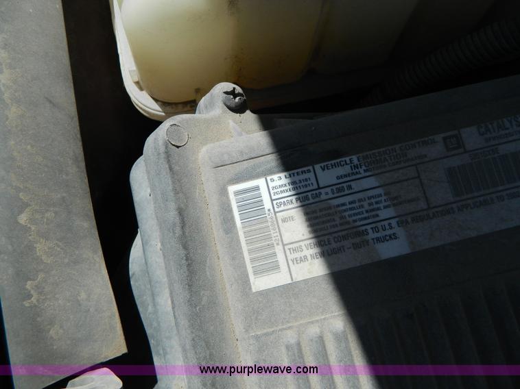 image for item G7889 2002 GMC Sierra 1500 Z71 pickup truck