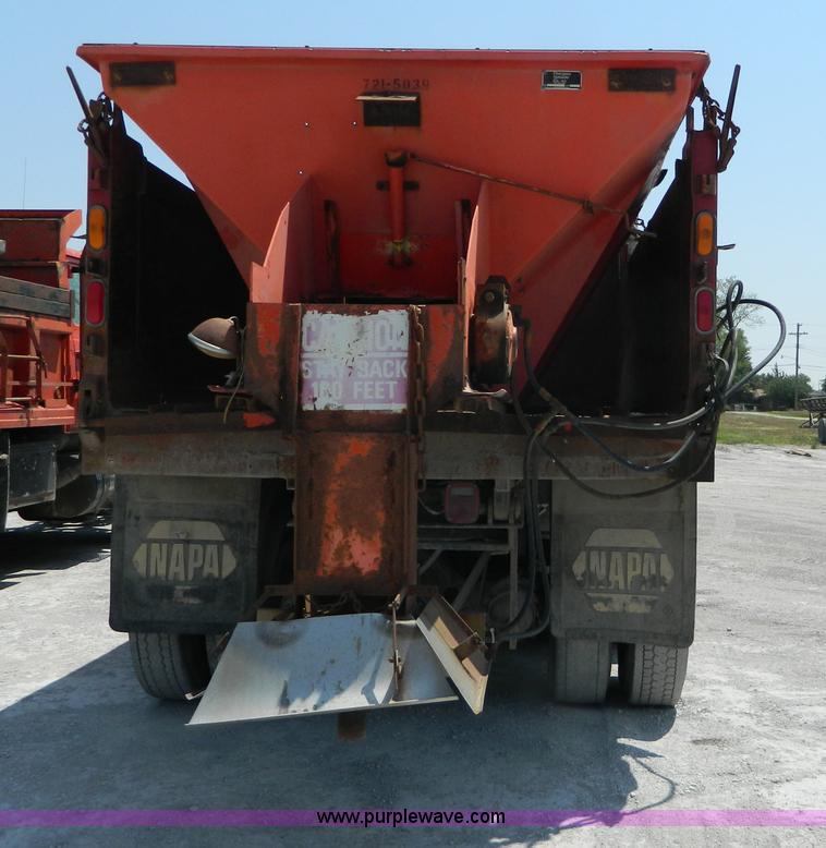 image for item G7936 1989 Ford LNT8000 dump truck