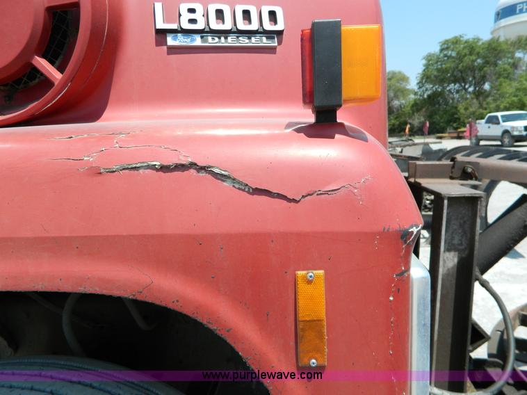 image for item G7936 1989 Ford LNT8000 dump truck