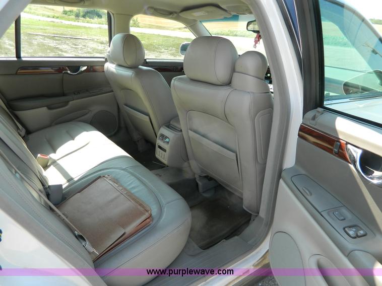 image for item G7941 2000 Cadillac DeVille