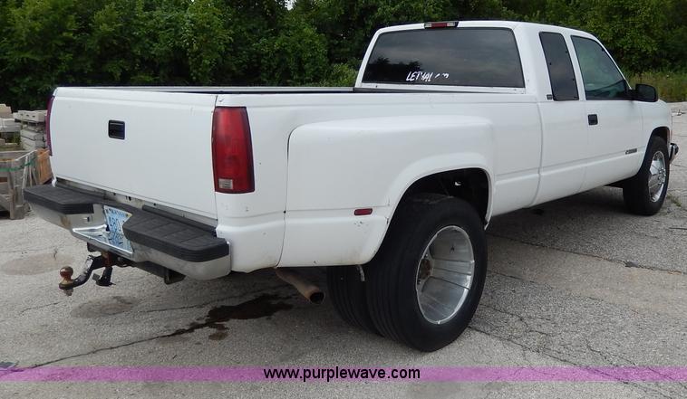 image for item H3014 1996 Chevrolet Cheyenne 3500 pickup truck