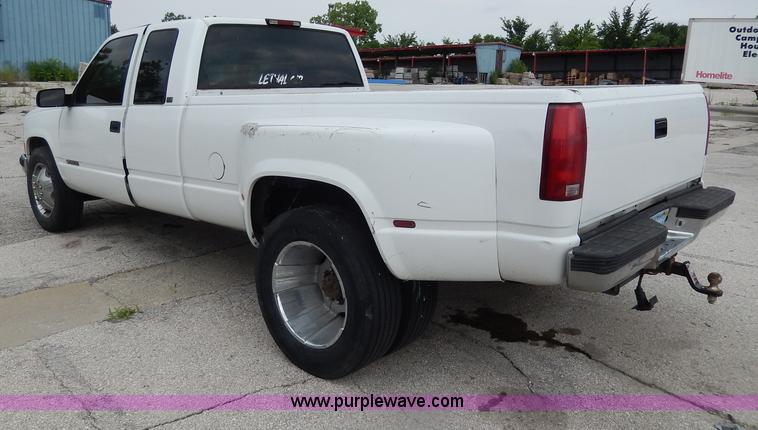image for item H3014 1996 Chevrolet Cheyenne 3500 pickup truck