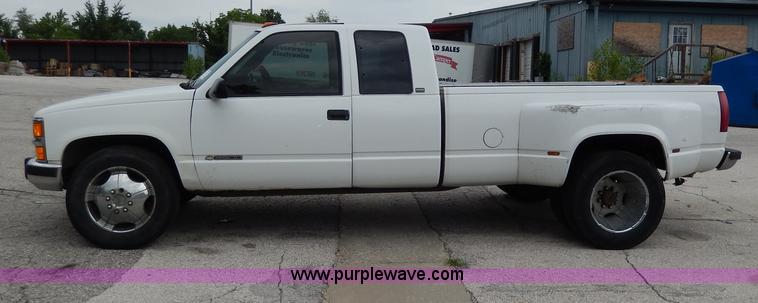 image for item H3014 1996 Chevrolet Cheyenne 3500 pickup truck