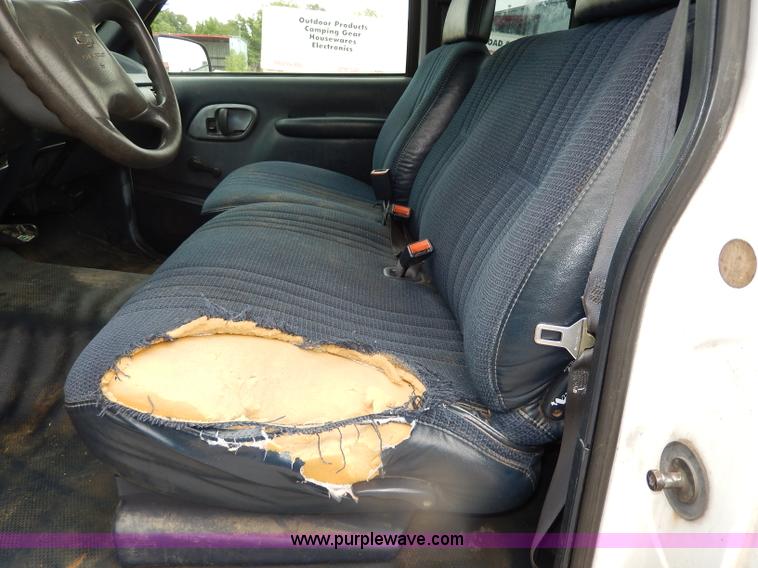 image for item H3014 1996 Chevrolet Cheyenne 3500 pickup truck