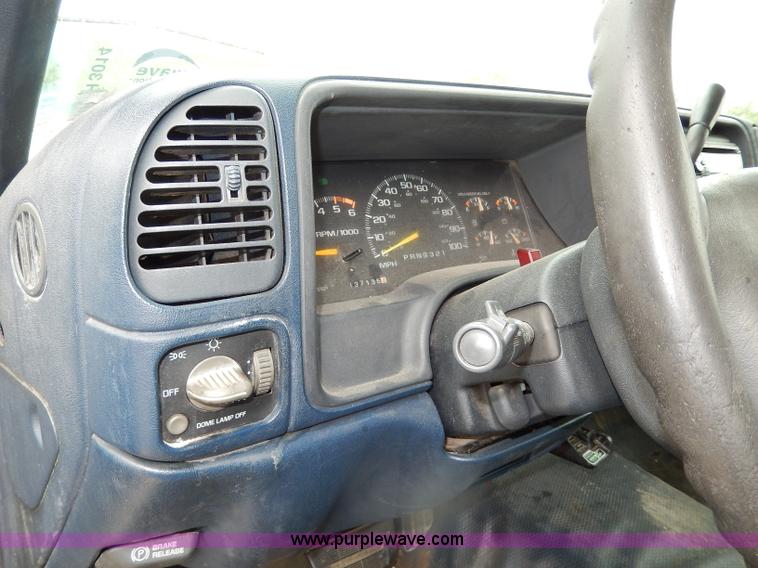 image for item H3014 1996 Chevrolet Cheyenne 3500 pickup truck