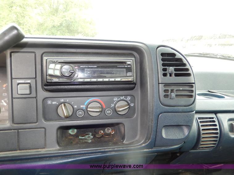 image for item H3014 1996 Chevrolet Cheyenne 3500 pickup truck