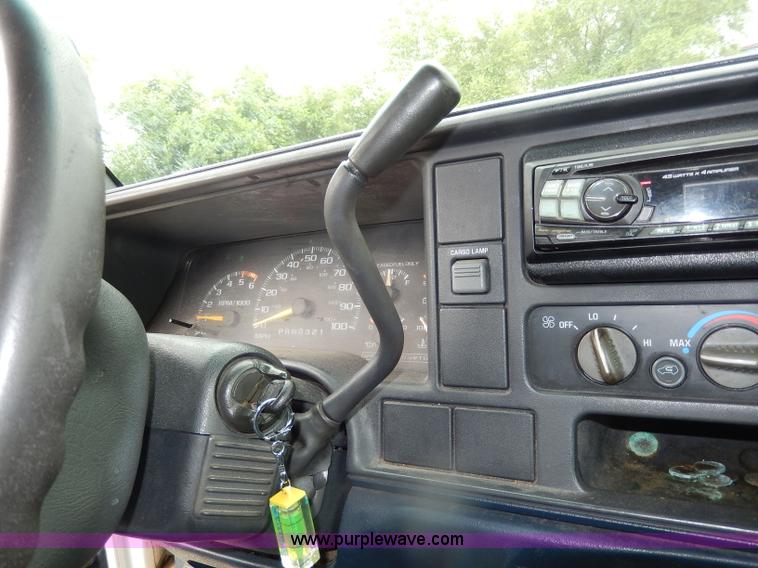 image for item H3014 1996 Chevrolet Cheyenne 3500 pickup truck