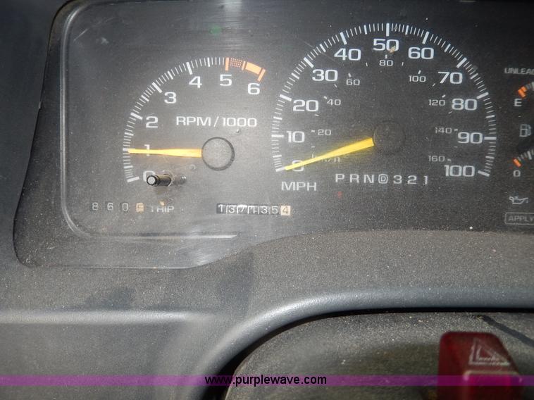 image for item H3014 1996 Chevrolet Cheyenne 3500 pickup truck