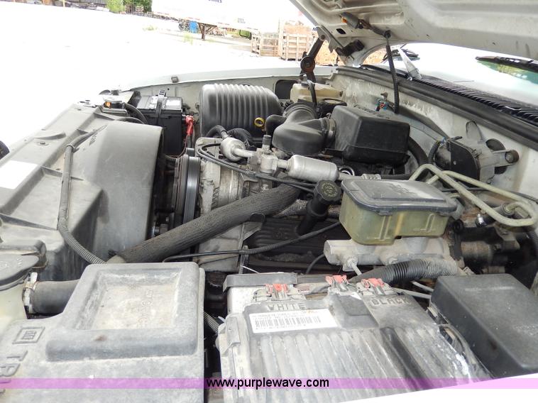 image for item H3014 1996 Chevrolet Cheyenne 3500 pickup truck