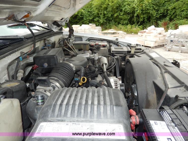 image for item H3014 1996 Chevrolet Cheyenne 3500 pickup truck