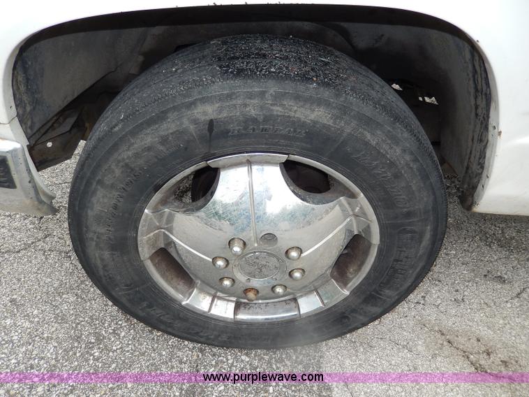 image for item H3014 1996 Chevrolet Cheyenne 3500 pickup truck