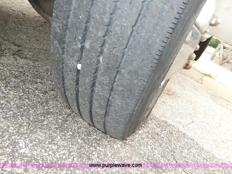 image for item H3014 1996 Chevrolet Cheyenne 3500 pickup truck