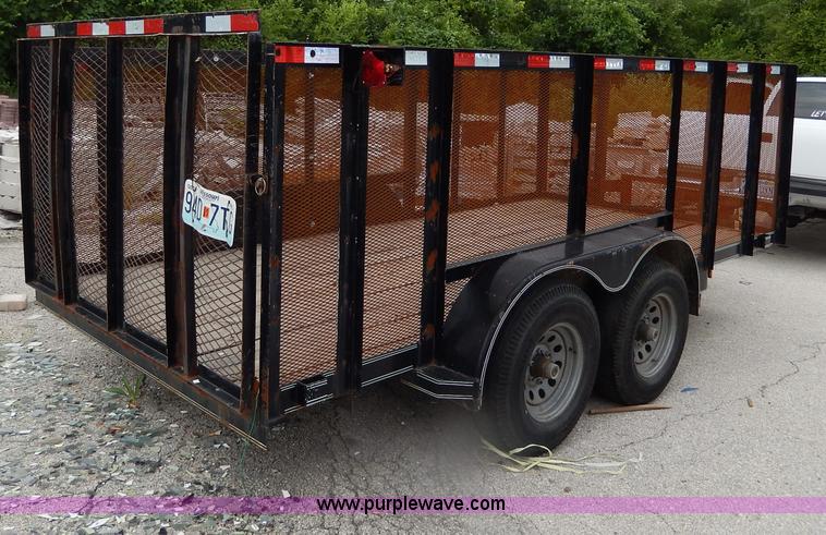 image for item H3015 2002 Diamond T trailer