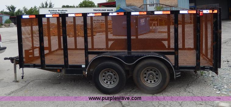image for item H3015 2002 Diamond T trailer