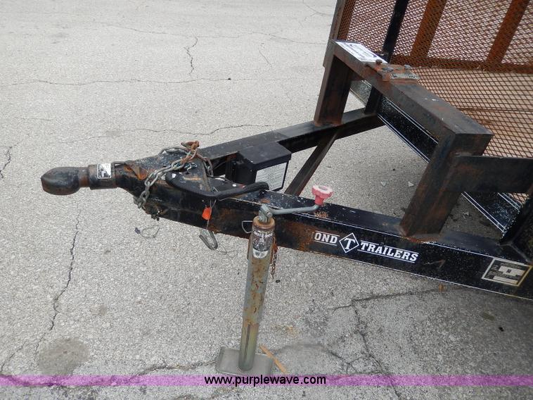 image for item H3015 2002 Diamond T trailer