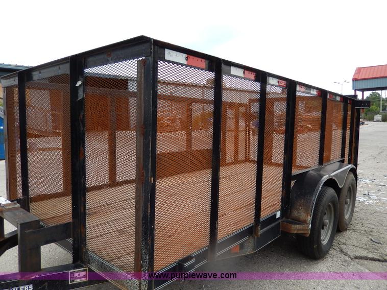 image for item H3015 2002 Diamond T trailer