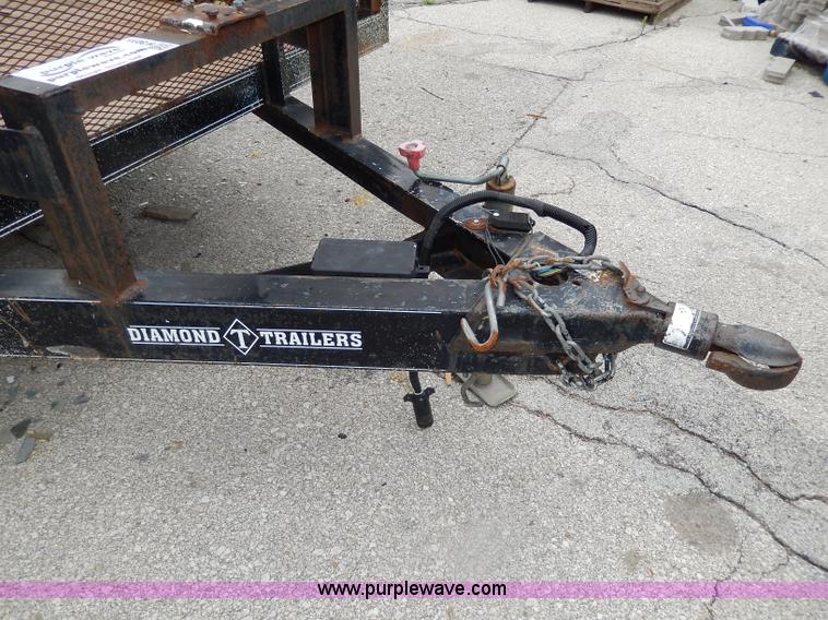 image for item H3015 2002 Diamond T trailer