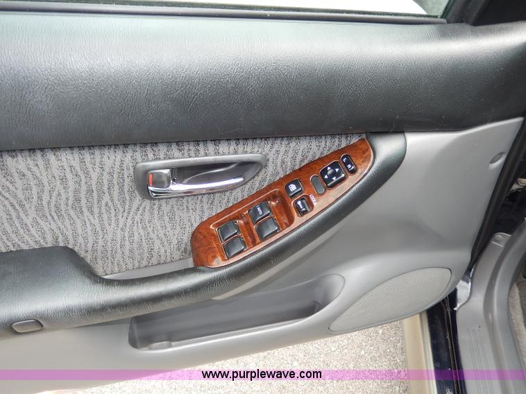 image for item H3019 2002 Subaru Outback