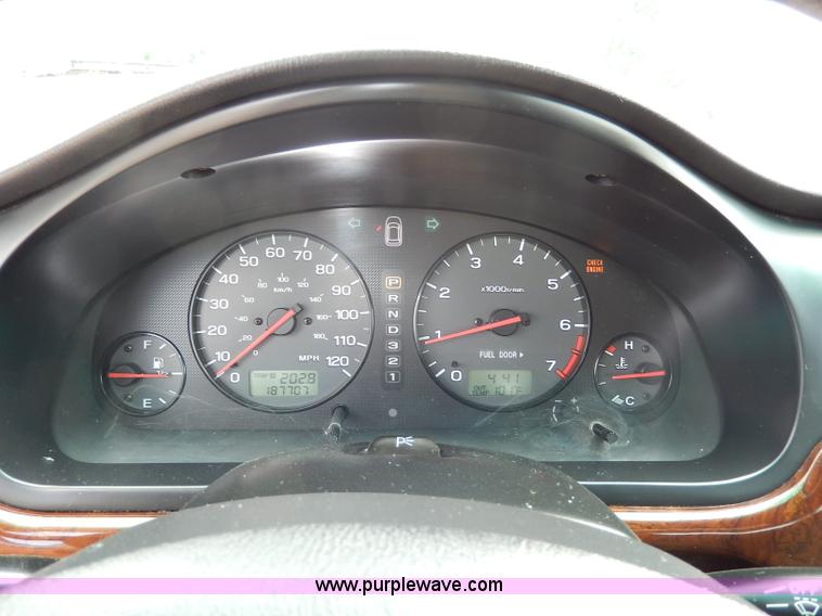 image for item H3019 2002 Subaru Outback