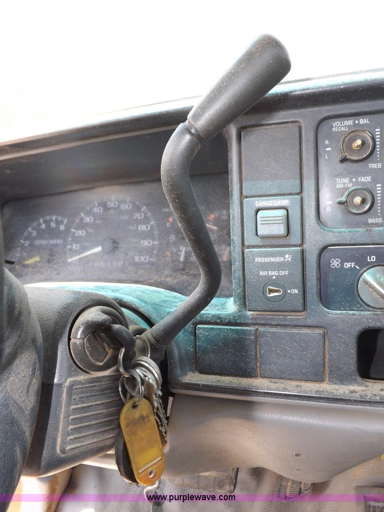 image for item H7171 1997 Chevrolet Cheyenne 1500 pickup truck