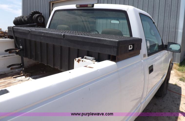 image for item H7171 1997 Chevrolet Cheyenne 1500 pickup truck