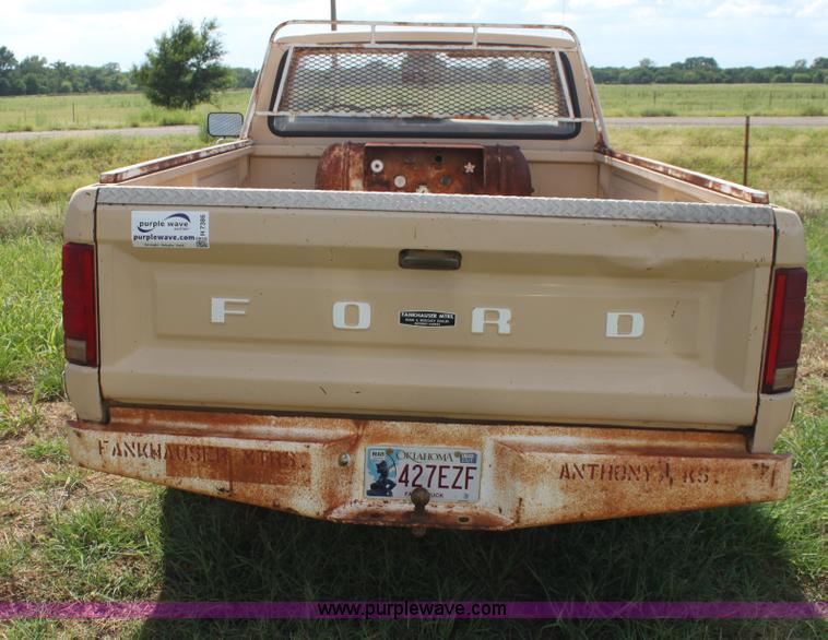 image for item H7386 1984 Ford F150 pickup truck