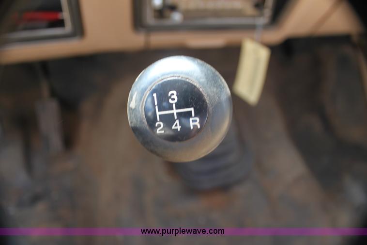 image for item H7386 1984 Ford F150 pickup truck