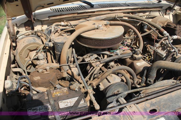 image for item H7386 1984 Ford F150 pickup truck