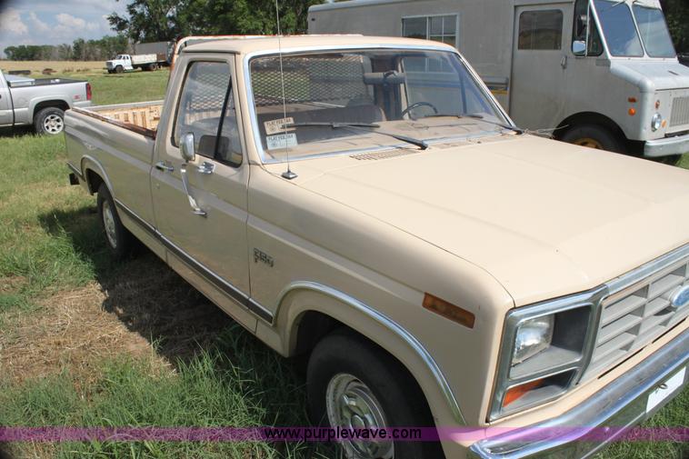 image for item H7386 1984 Ford F150 pickup truck