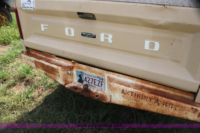 image for item H7386 1984 Ford F150 pickup truck