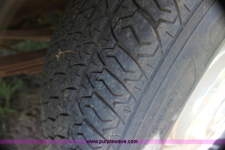 image for item H7386 1984 Ford F150 pickup truck