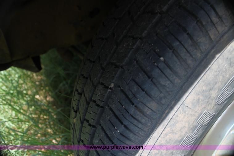 image for item H7386 1984 Ford F150 pickup truck