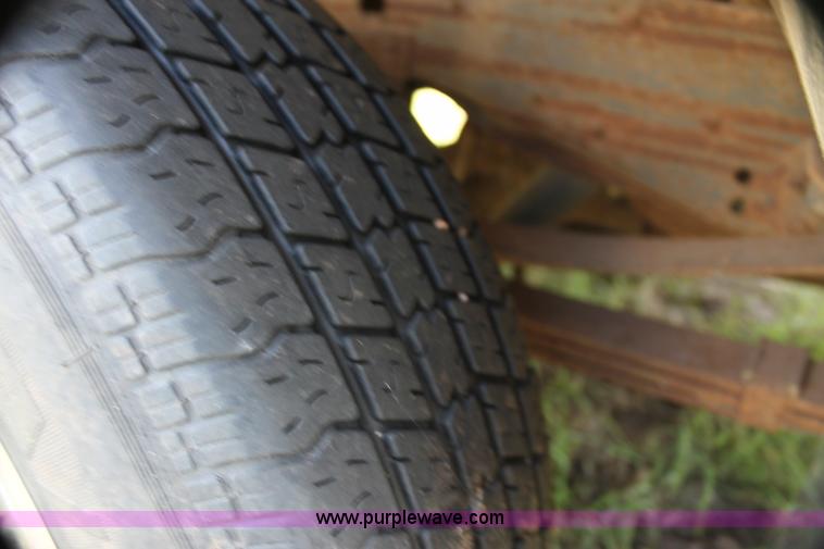 image for item H7386 1984 Ford F150 pickup truck