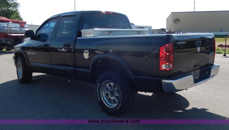 image for item I4458 2005 Dodge Ram 1500 pickup truck