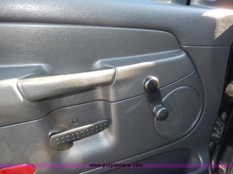 image for item I4458 2005 Dodge Ram 1500 pickup truck