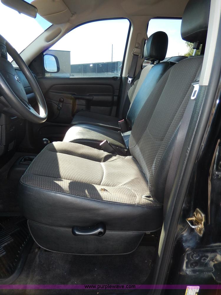 image for item I4458 2005 Dodge Ram 1500 pickup truck