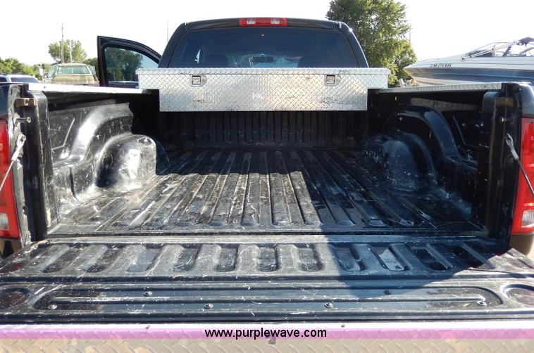 image for item I4458 2005 Dodge Ram 1500 pickup truck