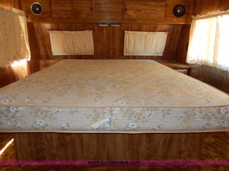 image for item I4470 1984 Nuwa Hitchhiker 28.5' fifth wheel camper