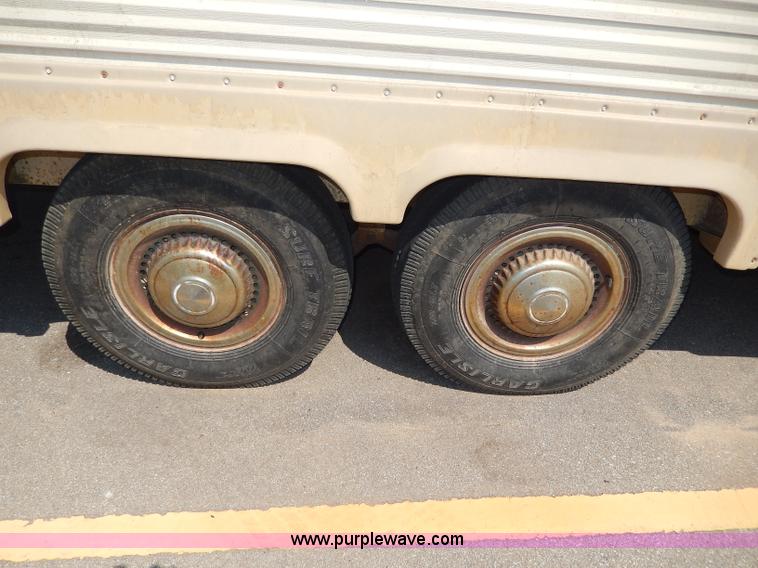 image for item I4470 1984 Nuwa Hitchhiker 28.5' fifth wheel camper