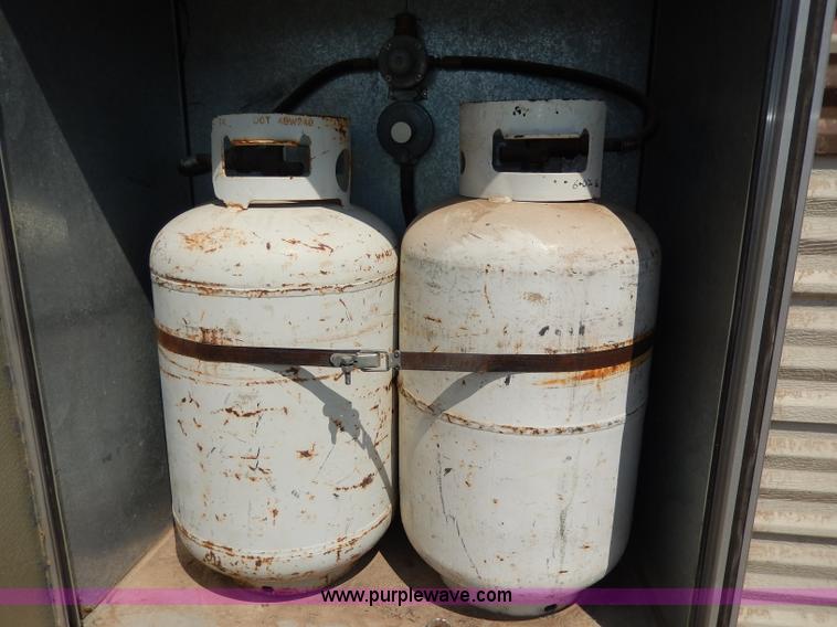 image for item I4470 1984 Nuwa Hitchhiker 28.5' fifth wheel camper