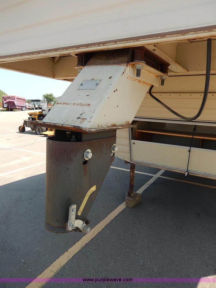 image for item I4470 1984 Nuwa Hitchhiker 28.5' fifth wheel camper