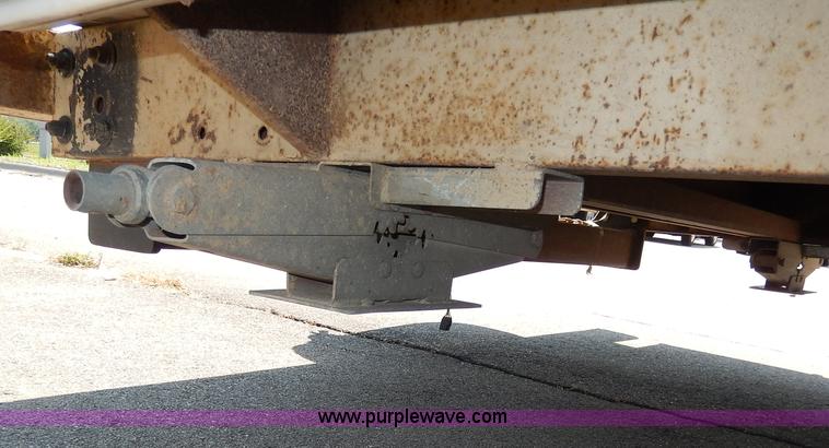 image for item I4470 1984 Nuwa Hitchhiker 28.5' fifth wheel camper