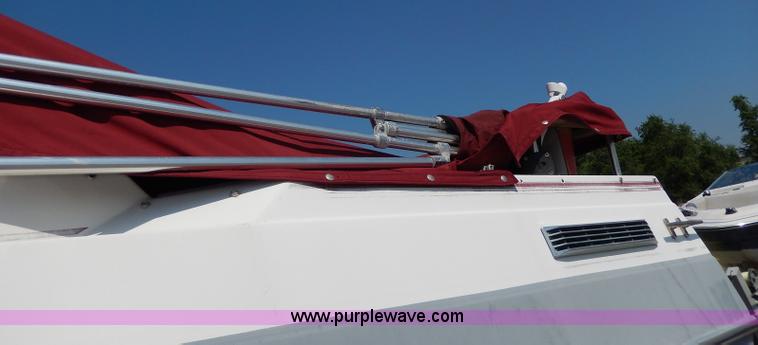 image for item I4471 1989 Four Winns 245 Vista boat