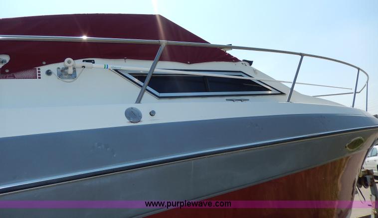 image for item I4471 1989 Four Winns 245 Vista boat