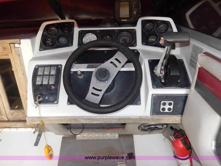 image for item I4471 1989 Four Winns 245 Vista boat