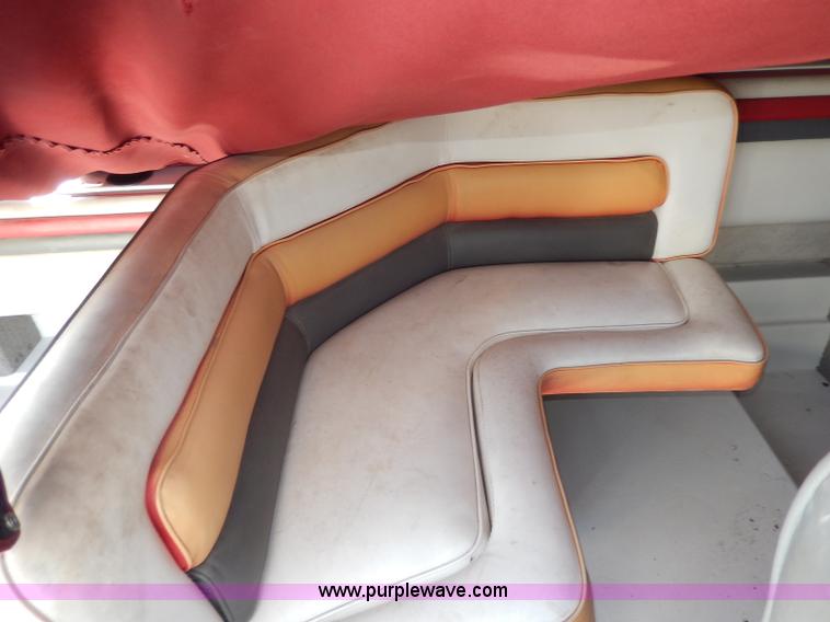 image for item I4471 1989 Four Winns 245 Vista boat