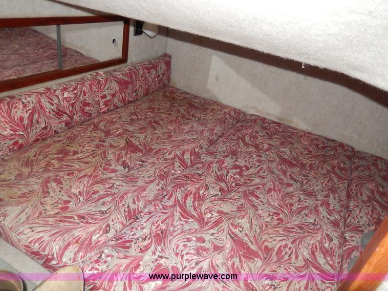 image for item I4471 1989 Four Winns 245 Vista boat