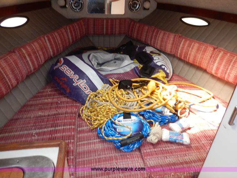 image for item I4471 1989 Four Winns 245 Vista boat