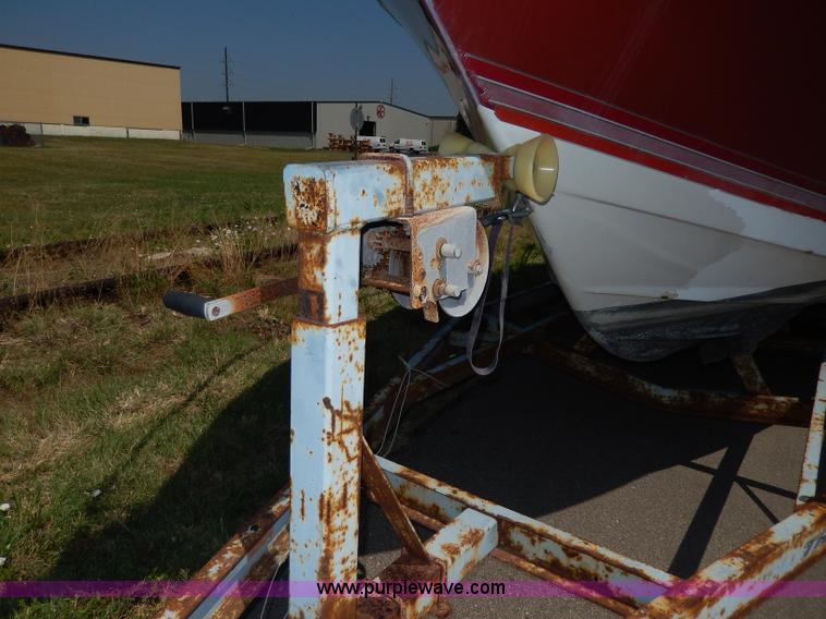 image for item I4471 1989 Four Winns 245 Vista boat