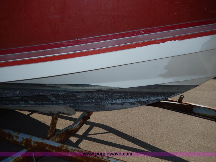 image for item I4471 1989 Four Winns 245 Vista boat